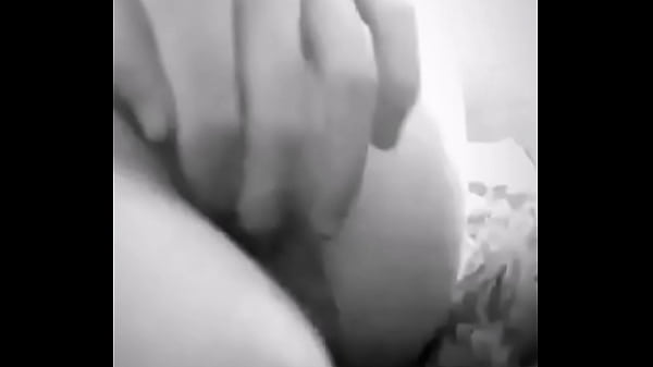 Rica jovencita se masturba para ti