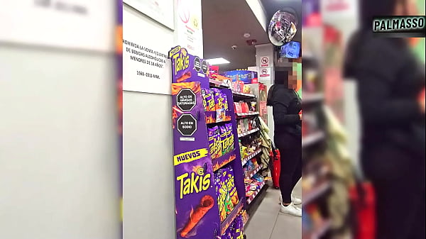 Sexo con un extraño que me pilló en una tienda